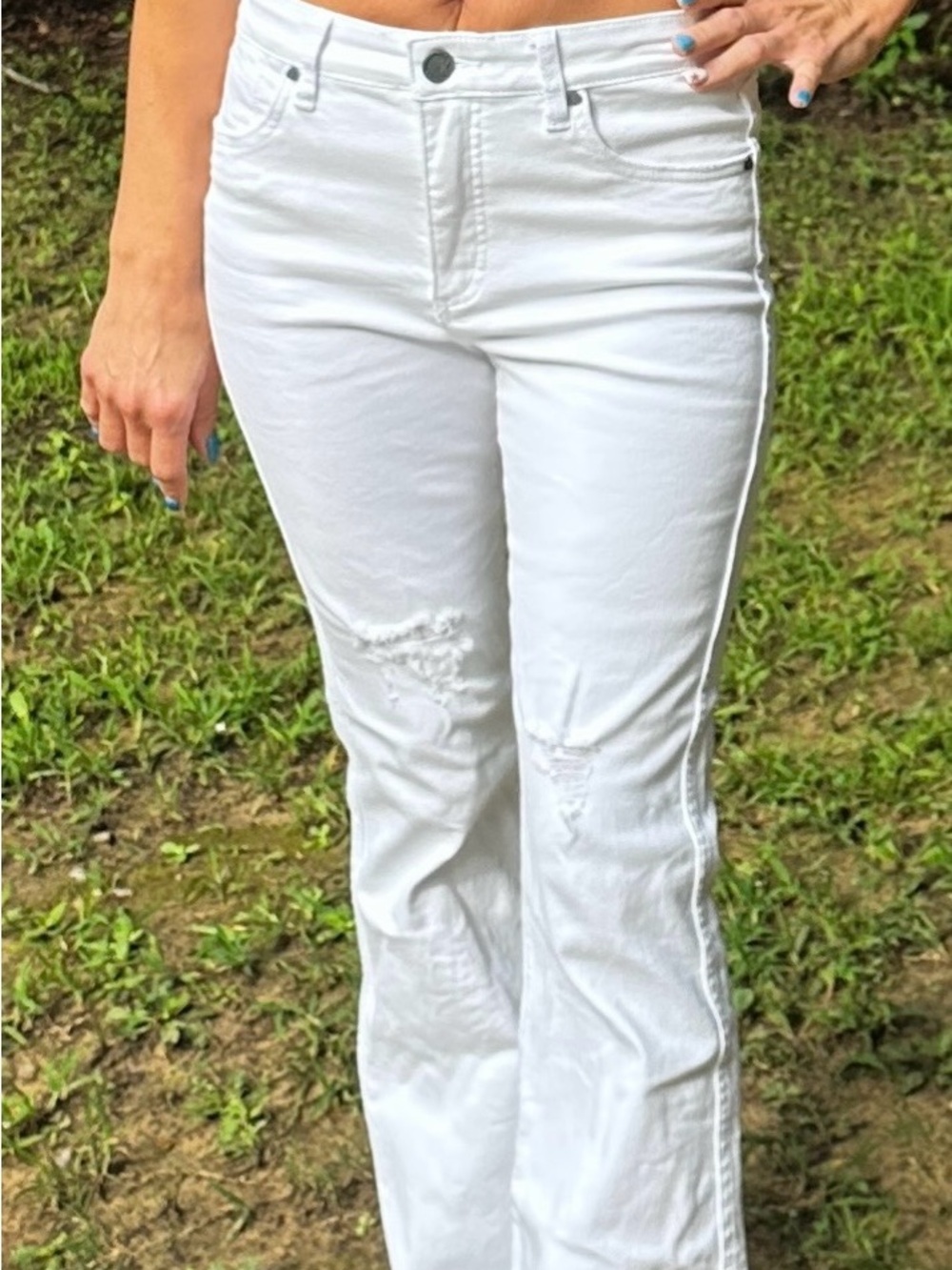 #187 Kut from the Kloth White Slim Fit womens Jeans, flare, high waisted.